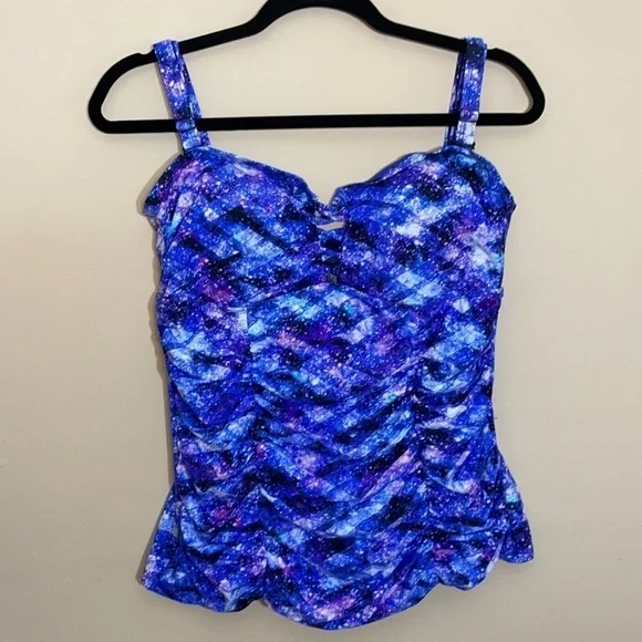 Torrid 0 GEO SPACE LATTICE RUCHED TANKINI TOP
